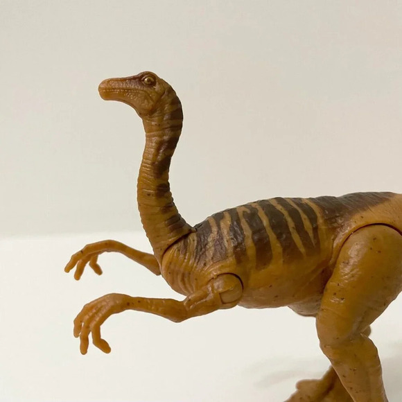 Jurassic World Battle Damage Dinosaur Action Figure - Picture 11 of 16